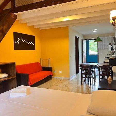 Delphin Apartamento 8 Ilhabela Buitenkant foto